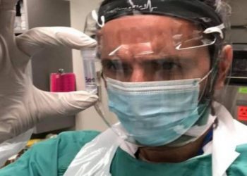 «Σας τα λέγαμε εμείς»: Ο διδάκτωρ μοριακής βιολογίας, Γιάννης Πρασσάς, εξηγεί με απλά λόγια γιατί νόσησε το 40% των πλήρως εμβολιασμένων στην Αγγλία