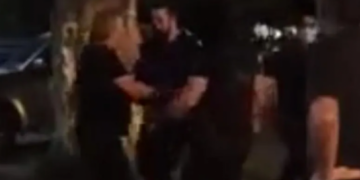 Alldaynews.gr Αστυνομικοί μπαίνουν σε ταβέρνα στο Ηράκλειο σα να πρόκειται να συλλάβουν τον Παλαιοκώστα – Άφωνοι οι πελάτες (vid)