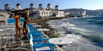Alldaynews.gr Μύκονος: Βράζουν οι επιχειρηματίες – Ποιες περιοχές απειλούνται επίσημα με lockdown (vids)