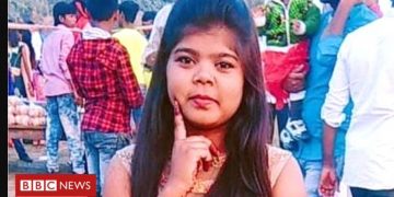 17χρονη ξυλοκοπήθηκε μέχρι θανάτου επειδή φόρεσε τζιν παντελόνι