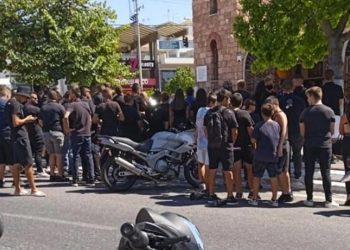 Σπαραγμός και οδύνη στην κηδεία του 21χρονου Νίκου-Τον Σκότωσαν και τον εγκατέλειψαν[photo]