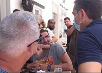 Τσίπρας: Βρήκε στη Μύκονο… συμμαθητή του από την 5ήμερη![video]
