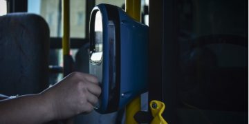 Alldaynews.gr Φθηνότερα εισιτήρια και κάρτες στους εμβολιασμένους στα ΜΜΜ