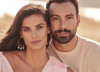 Μοναδική Φωτογραφία! Η Χριστίνα Μπόμπα κοιμάται αγκαλιά με τα κοριτσάκια τους