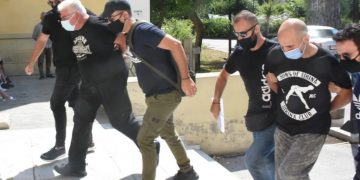 Δείτε τους! Ο Πατέρας και ο Αστυνομικός που κακοποιούσαν και εξέδιδαν την 19χρονη[photos]