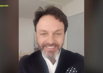 Alldaynews.gr Αγγελόπουλος: Τα νέα για την υγεία του- «Το εμβόλιο δεν το έχει κάνει. Είμαστε κατά του εμβολίου»