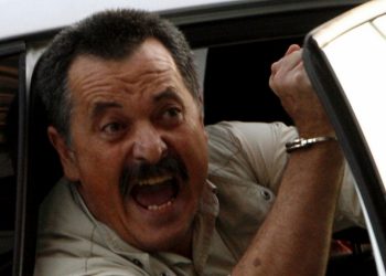 ΣΥΜΒΑΙΝΕΙ ΤΩΡΑ-Συνελήφθη ο Χρήστος Παππάς: Η έφοδος στο διαμέρισμα κρησφύγετο-Ποιος τον έκρυβε