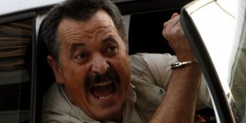 Alldaynews.gr ΣΥΜΒΑΙΝΕΙ ΤΩΡΑ-Συνελήφθη ο Χρήστος Παππάς: Η έφοδος στο διαμέρισμα κρησφύγετο-Ποιος τον έκρυβε