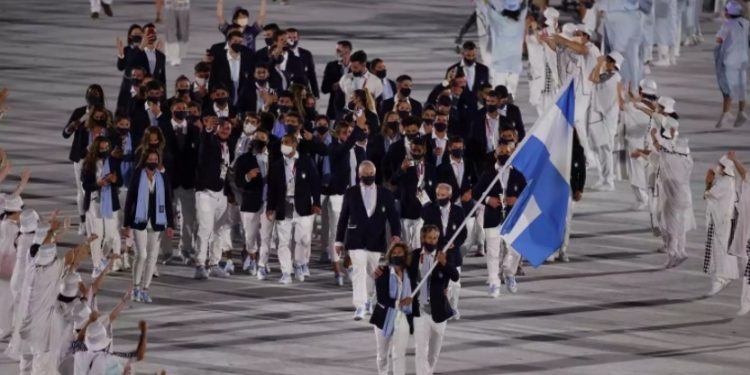 Ολυμπιακοί Αγώνες: Η είσοδος της Ελλάδας με Άννα Κορακάκη και Λευτέρη Πετρούνια[Live]