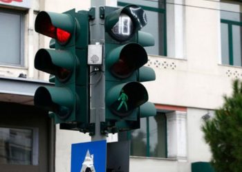 Λ. Ποσειδώνος: «Πρεμιέρα» κάνουν οι κάμερες για τις παραβιάσεις του «κόκκινου»