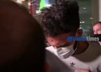 Έγκλημα στη Φολέγανδρο: Ατάραχος ο 30χρονος στον εισαγγελέα-Τον αποδοκίμασαν πολίτες[video]