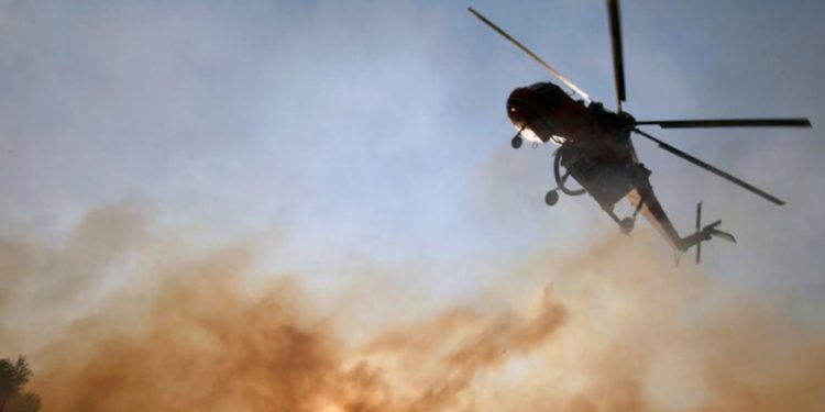 Φωτιά κοντά σε παραλία του Ρεθύμνου – Απομακρύνθηκε ο κόσμος που έκανε μπάνιο