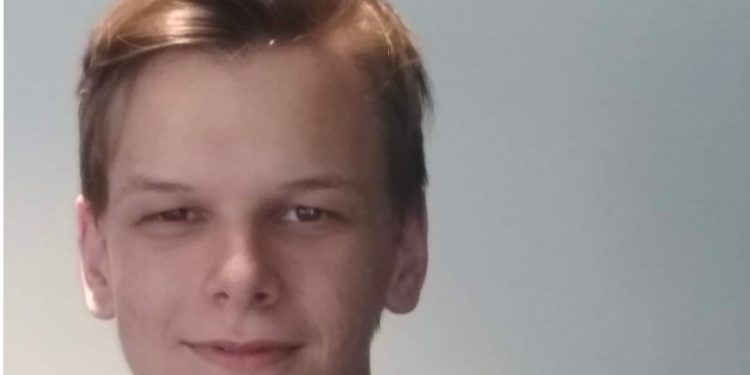 Δημήτρης Καρακώστας: 18.685 μόρια! Το «δώρο» στους Νεκρούς γονείς του που πέθαναν απο κορωνοϊό