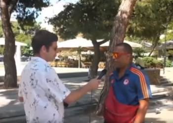 Βίντεο έπος: Δεν εμβολιάζεται γιατί «σε κάνει ζόμπι, μπορεί να σαπίσεις»!