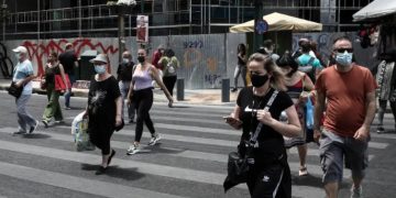 Alldaynews.gr Επιστρέφει η μάσκα παντού-Σοκ από την αύξηση των κρουσμάτων