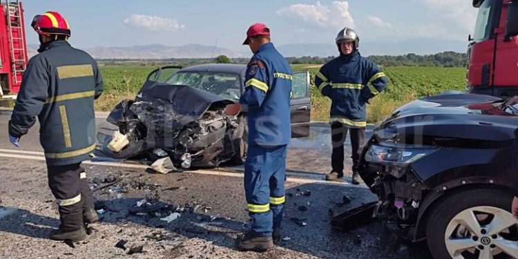 Φοβερό τροχαίο λίγο έξω από τη Λάρισα–Έξι οι τραυματίες(video)