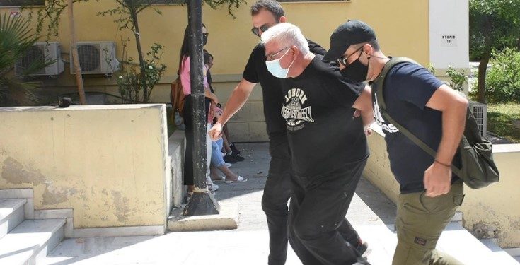 Ηλιούπολη: «Δεν είμαι βιαστής» λέει ο πατέρας της 19χρονης-Μητέρα: Είχαμε πολλά προβλήματα στο σπίτι