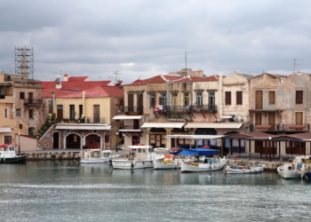 Σε μίνι lockdown το Ρέθυμνο – Παρατείνονται τα περιοριστικά μέτρα σε Ηράκλειο και Χανιά