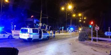 Τραγωδία τα ξημερώματα στη Βάρκιζα: Νεαρός σκοτώθηκε όταν το μηχανάκι του καρφώθηκε σε ΙΧ (ΦΩΤΟ)