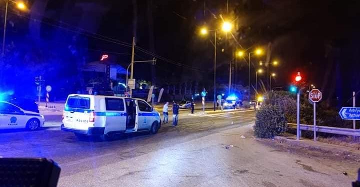 Τραγωδία τα ξημερώματα στη Βάρκιζα: Νεαρός σκοτώθηκε όταν το μηχανάκι του καρφώθηκε σε ΙΧ (ΦΩΤΟ)