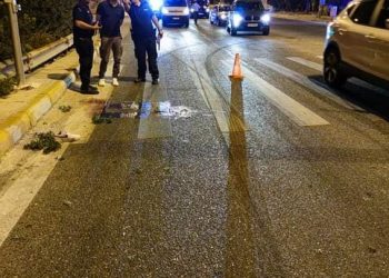 Τραγωδία τα ξημερώματα στη Βάρκιζα: Νεαρός σκοτώθηκε όταν το μηχανάκι του καρφώθηκε σε ΙΧ (ΦΩΤΟ)