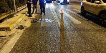 Τραγωδία τα ξημερώματα στη Βάρκιζα: Νεαρός σκοτώθηκε όταν το μηχανάκι του καρφώθηκε σε ΙΧ (ΦΩΤΟ)