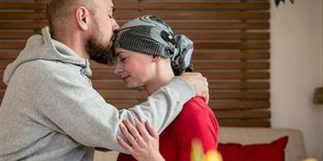 Alldaynews.gr «Έπρεπε να γίνω εσύ όσο έκανες χημειοθεραπείες για να καταλάβω πραγματικά πόσα μας δίνεις»