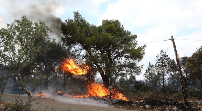 Alldaynews.gr Θρίλερ στα Βίλία: «Σπίτι έχει δεξαμενή αερίου» – Οι εκκλήσεις στους ασυρμάτους (vid)