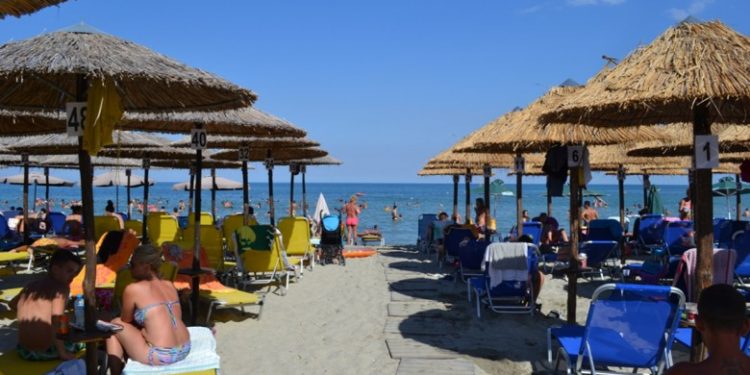 Alldaynews.gr Κατερίνη: Άγριος ξυλοδαρμός 47χρονου μπροστά στα παιδιά του από ξενοδόχο για μια… ξαπλώστρα!