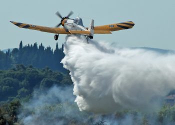 Κατέπεσε πυροσβεστικό αεροπλάνο (video)