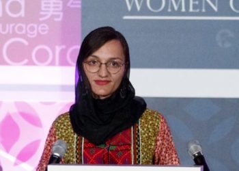 Σοκάρει η πρώτη γυναίκα δήμαρχος της Καμπούλ: “Απλώς περιμένω να με σκοτώσουν οι Ταλιμπάν”