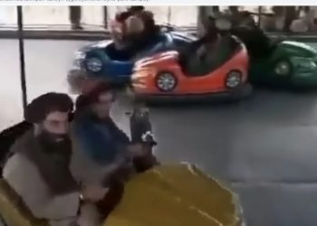 Ταλιμπάν κάνουν συγκρουόμενα και αλογάκια σε λούνα παρκ στην Καμπούλ[video]