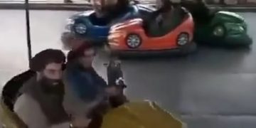 Ταλιμπάν κάνουν συγκρουόμενα και αλογάκια σε λούνα παρκ στην Καμπούλ[video]