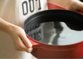 Αργυρούπολη: Έκαψε το φαγητό και πέταξε τη φλεγόμενη κατσαρόλα από τον τρίτο όροφο