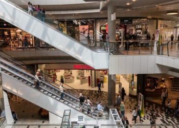 Έσπασαν ταμεία! Τα προϊόντα που εξαφάνισαν οι Έλληνες μετά τις φονικές πυρκαγιές και τον καύσωνα