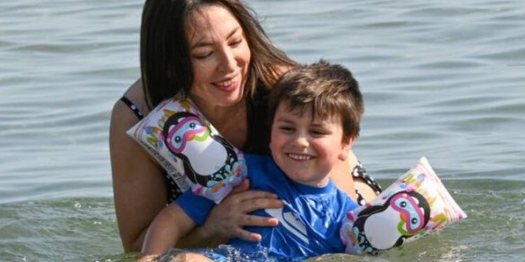 Alldaynews.gr Αλίκη Κατσαβού: Οι πρώτες φωτό του φετινού καλοκαιριού με μαγιό!