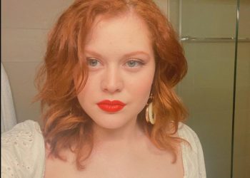 GNTM: Η Ξανθούλα Τζερεφού το plus size μοντέλο ποζάρει με μπικίνι και θα τα χάσεις με τη σιλουέτα της![photos]