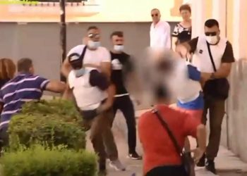 Έγκλημα στη Δάφνη: Συγγενείς της 31χρονης επιτέθηκαν στο συζυγοκτόνο[video]