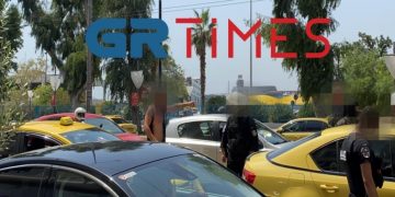 Ταξιτζήδες πλακώθηκαν στο ξύλο στον Πειραιά: Επέμβαση της ΔΙ.ΑΣ[video]