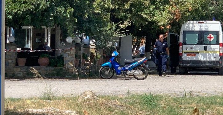 Alldaynews.gr Πριν Λίγο-Νέα Γυναικοκτονία: Πυροβόλησε 8 φορές και Σκότωσε την 43χρονη γυναίκα του μέσα στην ταβέρνα που εργαζόταν
