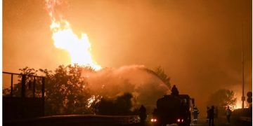 Alldaynews.gr Φωτιά στην Αττική: 9 οι τραυματίες από – Βίντεο ντοκουμέντο από τις εκρήξεις σε μάντρα αυτοκινήτων