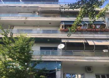 Τραγωδία ανήμερα της Παναγίας: Έδωσε Βουτιά Θανάτου απο τον 4ο όροφο[photos]