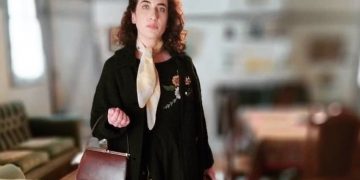 Alldaynews.gr Άγριες Μέλισσες: Αγνώριστη η Παγώνα! Αδυνάτισε κι έκοψε τα μαλλιά της κοντά