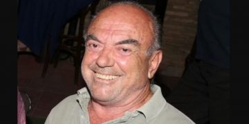 Αντώνης Ξένος: «Για να φτιάξουμε το σπιτάκι μας, πήγαινα στα σκουπίδια, μάζευα ό,τι άχρηστο υπήρχε»