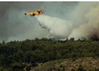 Αποκάλυψη: Γιατί «χάθηκαν» τα Canadair από το πύρινο μέτωπο στην Βαρυμπόμπη