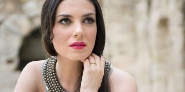 Alldaynews.gr Δύσκολες ώρες για τη Φωτεινή Δάρρα: “Η αδερφή μου και ο γαμπρός μου έχουν τραπεί σε άτακτη φυγή