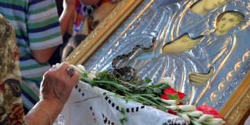Alldaynews.gr Έγινε και φέτος το θαύμα! Εμφανίστηκαν τα φιδάκια της Παναγίας