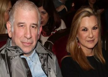 Πέτρος Φιλιππίδης: Οριστική πλέον η απόφαση της συζύγου του – Πότε εγκαταλείπει την Ελλάδα