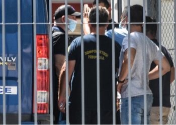 Φιλιππίδης: Αυτοί είναι οι δύο άνθρωποι που τον στηρίζουν – Χαμένος στον κόσμο του στο στενό κελί της καραντίνας