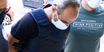 Με γάζα στο λαιμό αυτοκτόνησε ο Γεωργιανός που σκότωσε την σύντροφό του-Άφησε και σημείωμα